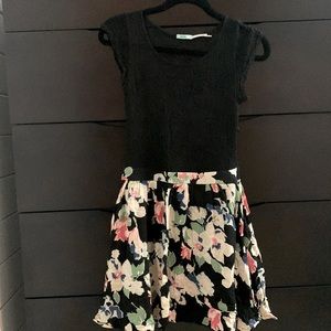 Black lace top and floral bottom dress, size 4, urban outfitters, gently worn